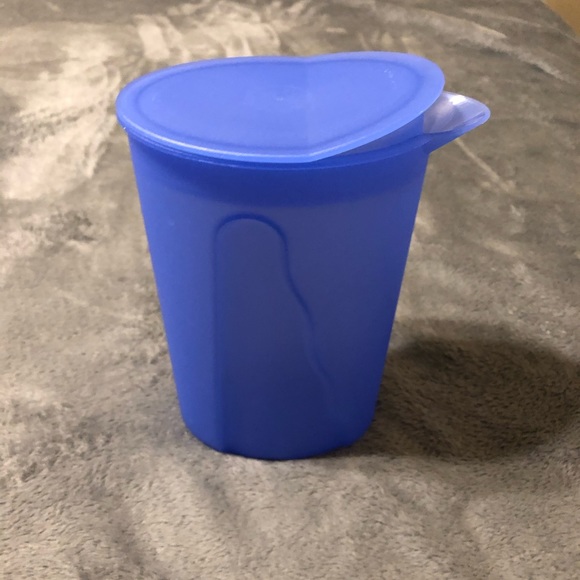 Blue Tupperware Plastic Rocker Top (Rock Top) Pitcher 1 L - Picture 1 of 15